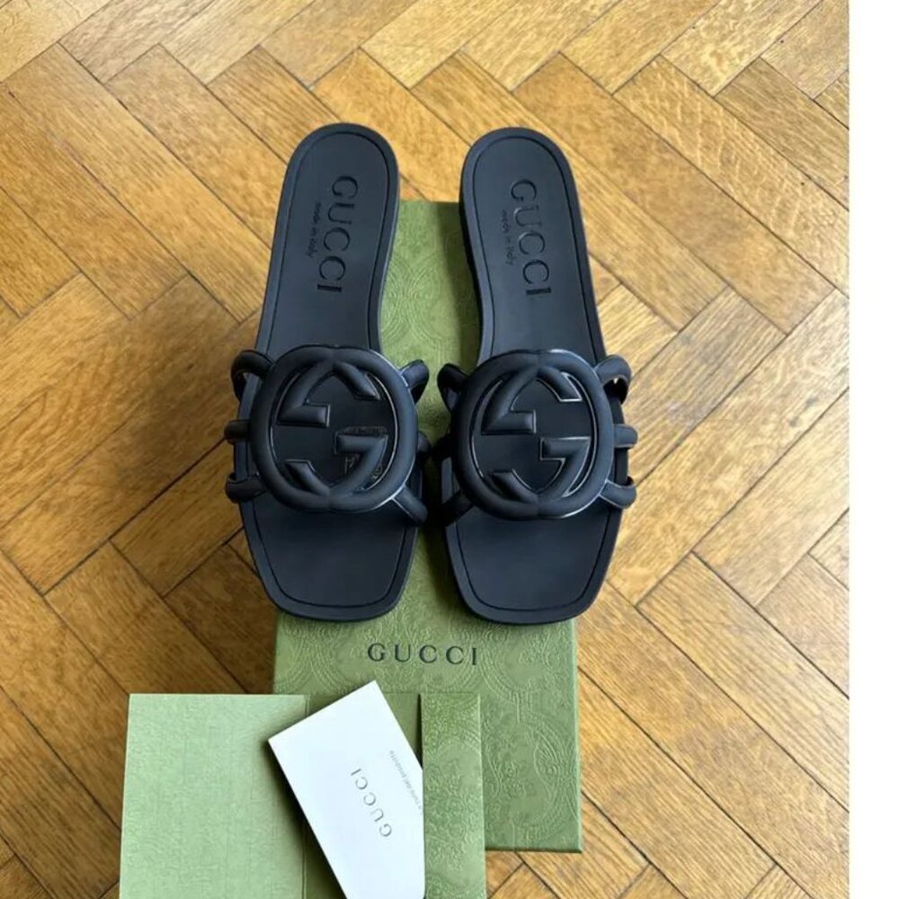 Gucci Palma GG Rubber Flat Slide Sandals (IT 38 / US 8 - New)